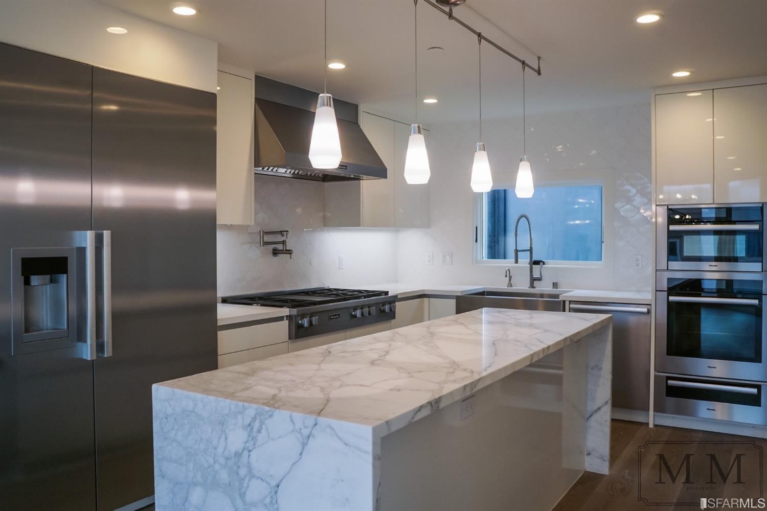 Photo #3: 423748546 Listing 