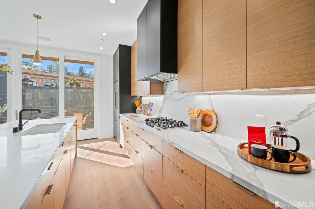 Photo #10: 423752840 Listing 