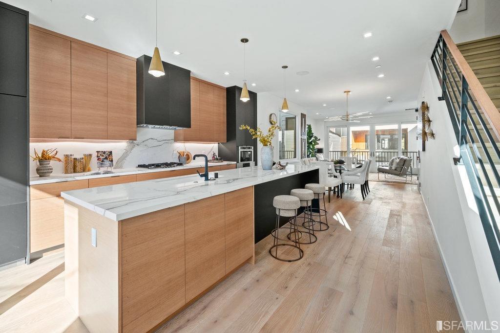 Photo #13: 423752840 Listing 