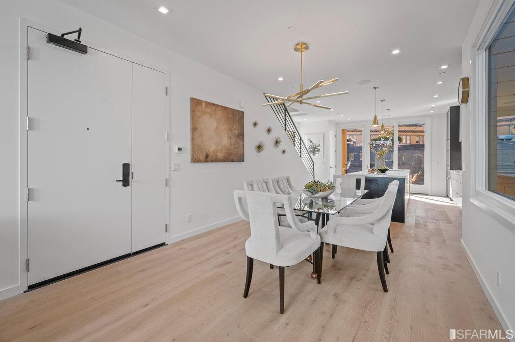 Photo #5: 423752840 Listing 