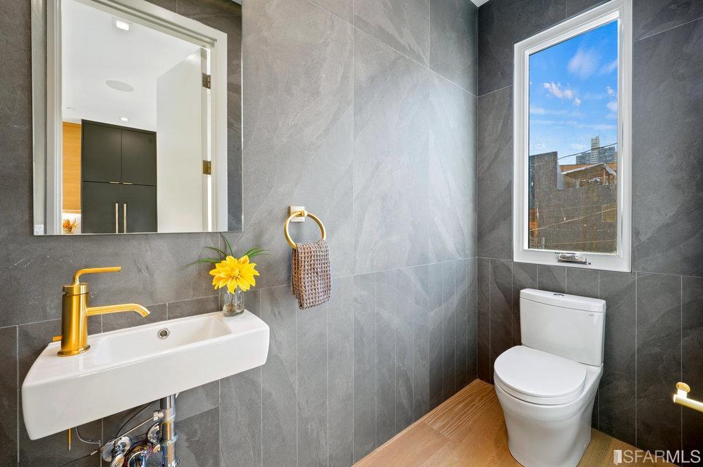 Photo #31: 423752840 Listing 