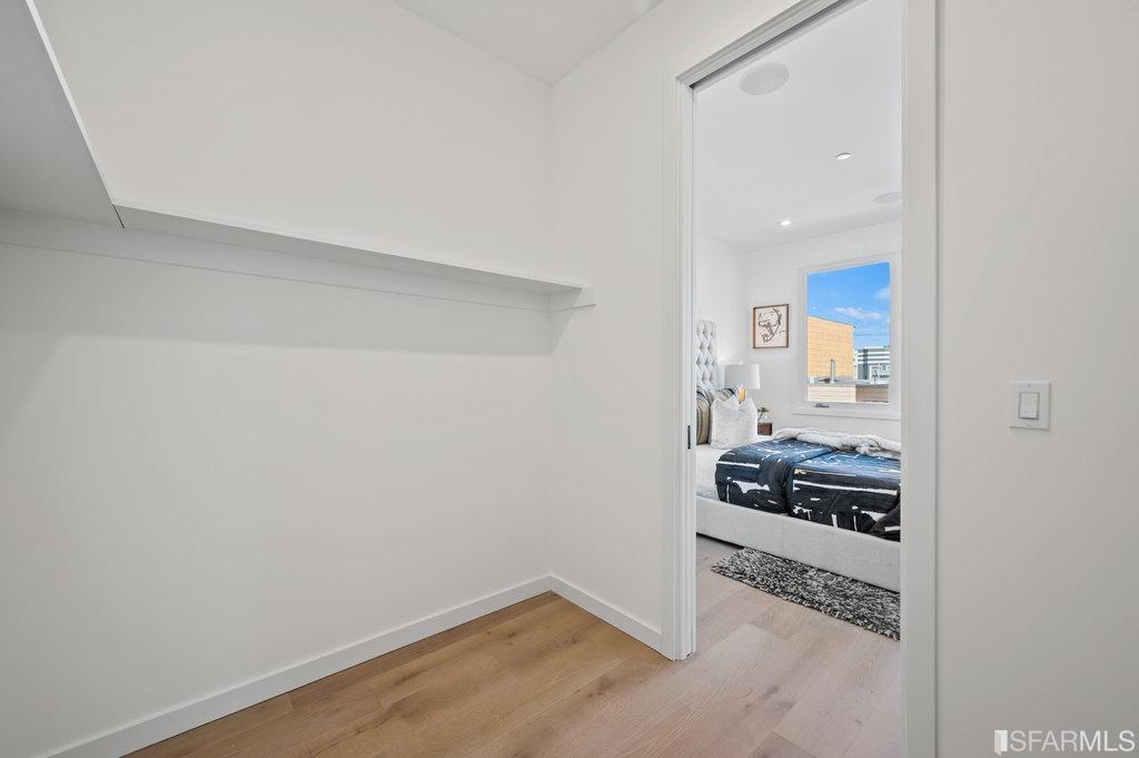 Photo #20: 423752840 Listing 