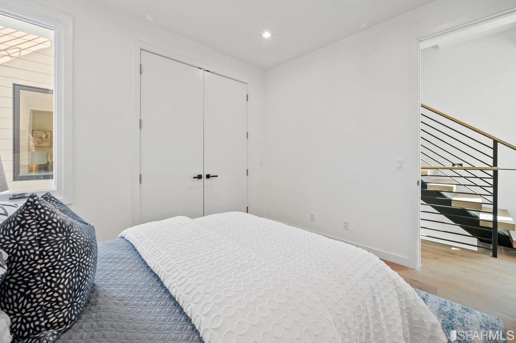 Photo #24: 423752840 Listing 