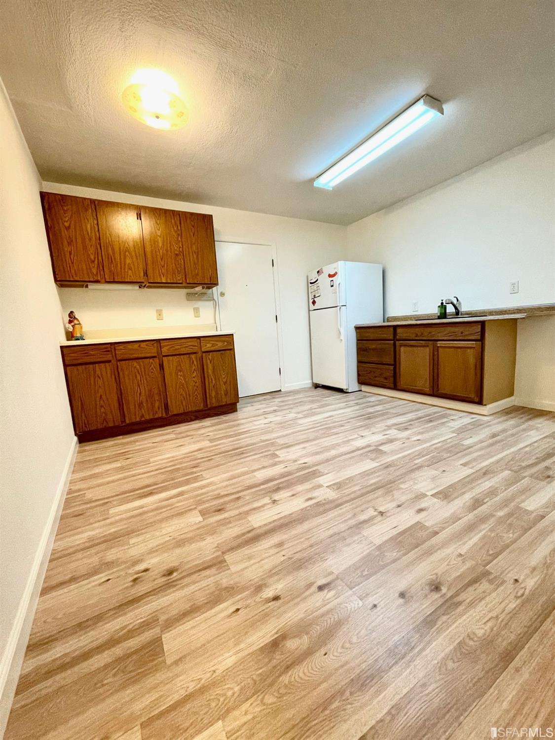 Photo #15: 423757484 Listing 