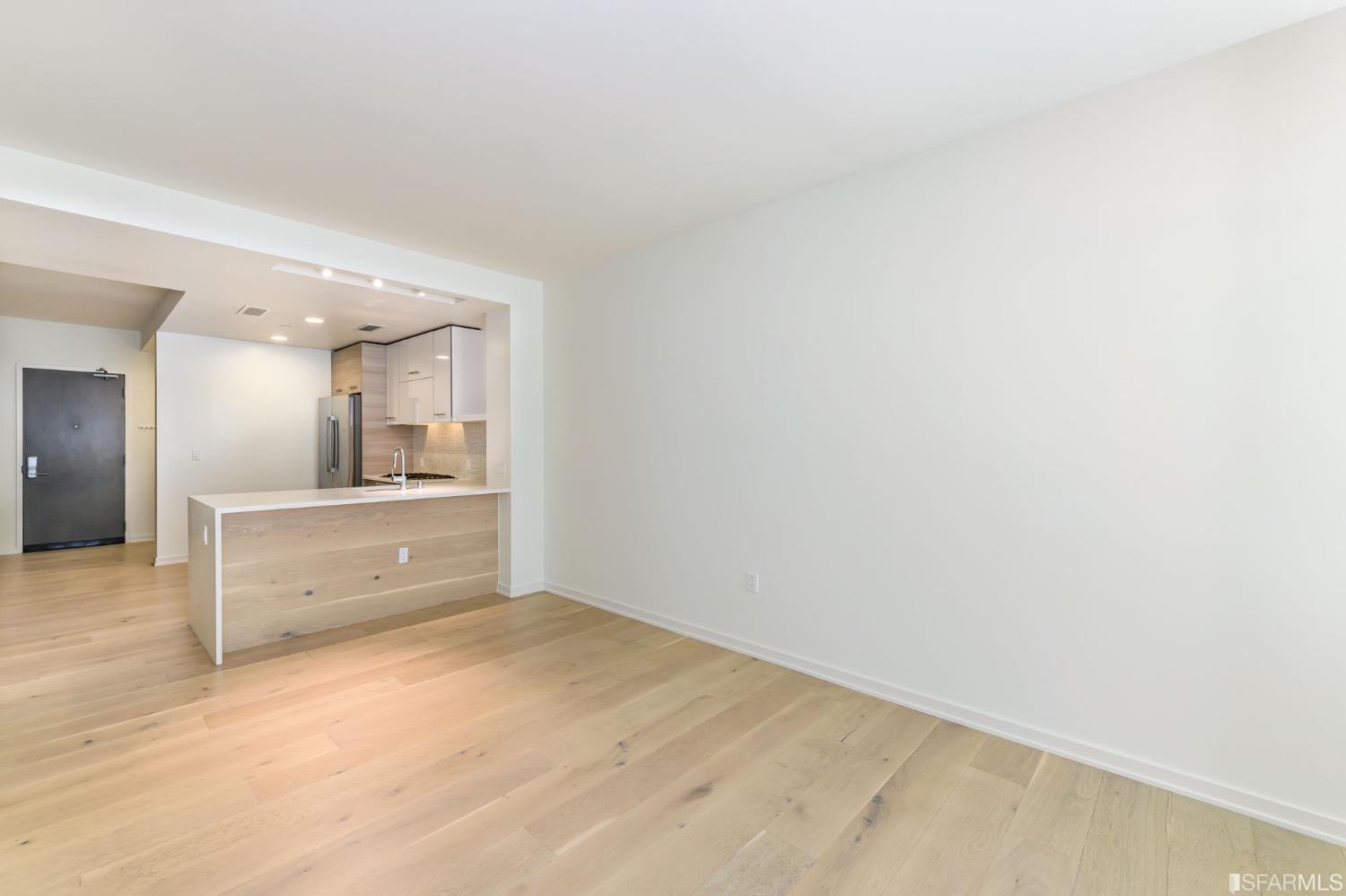 Photo #18: 423759757 Listing 