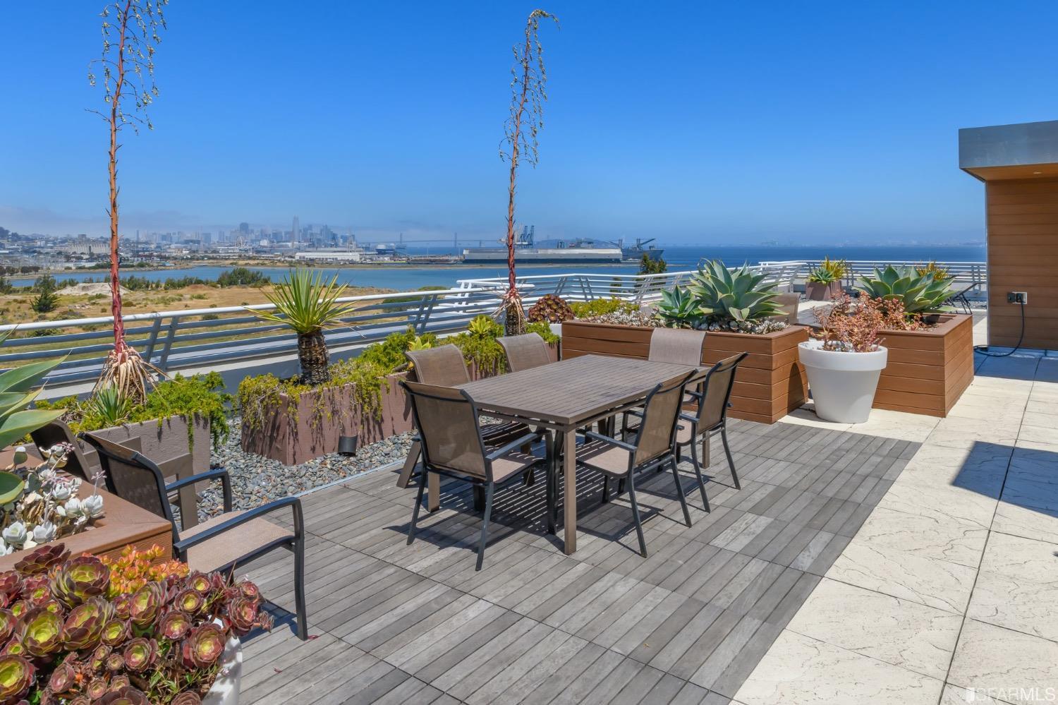 Photo #31: 423759757 Listing 