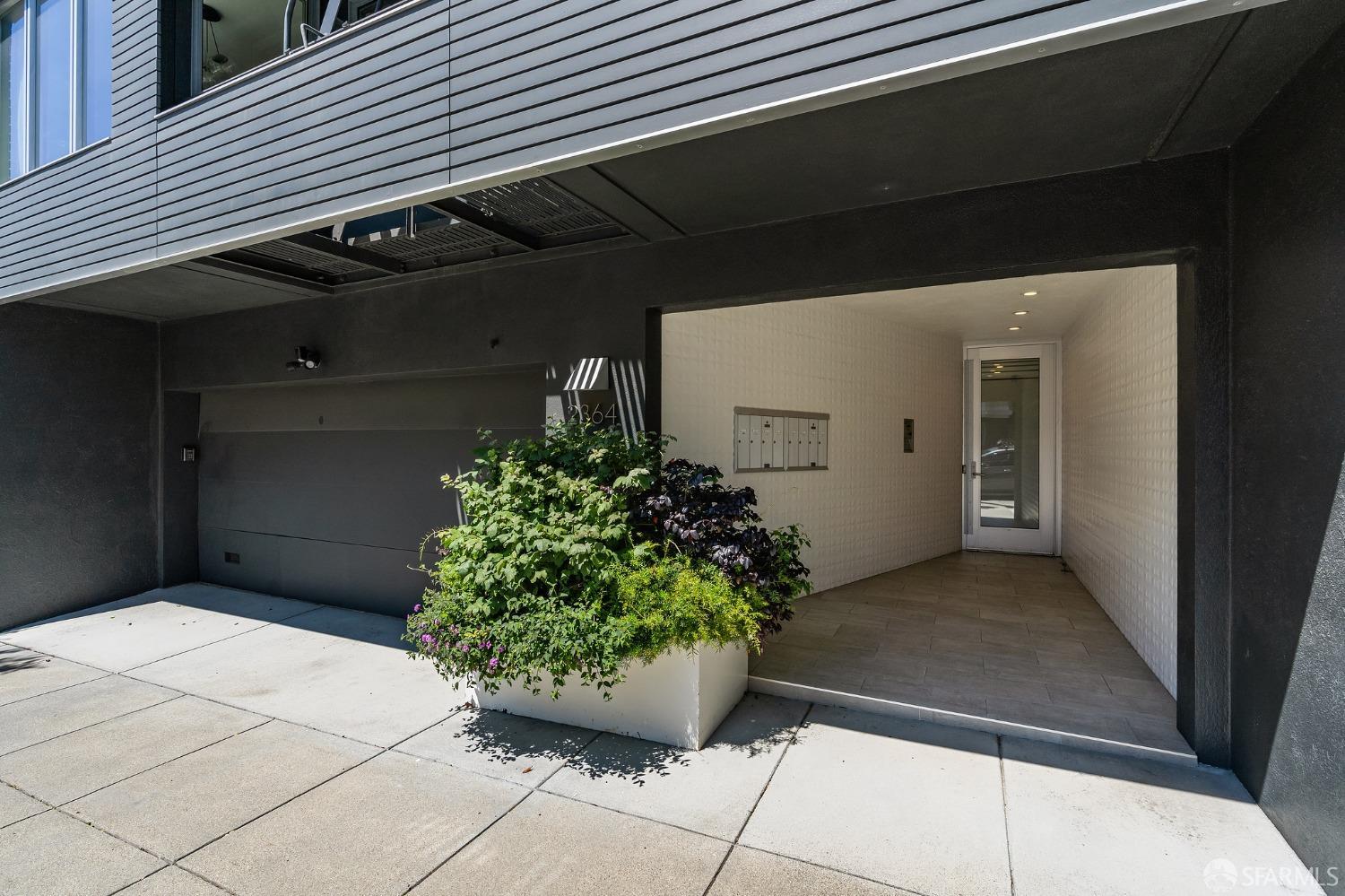 Photo #3: 423743534 Listing 