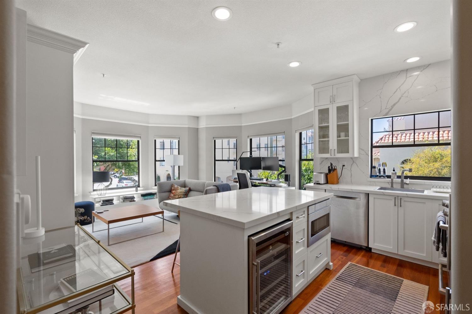 Photo #7: 423741585 Listing 