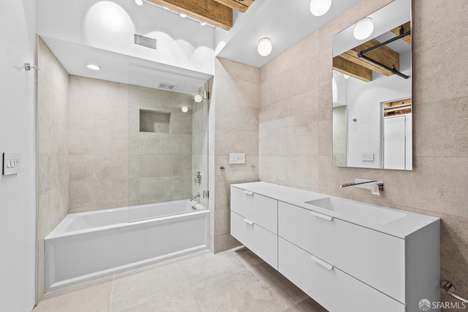 Photo #25: 423746009 Listing 