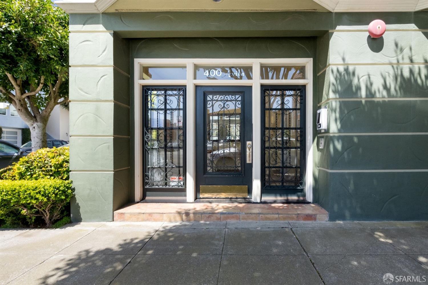 Photo #2: 423741585 Listing 