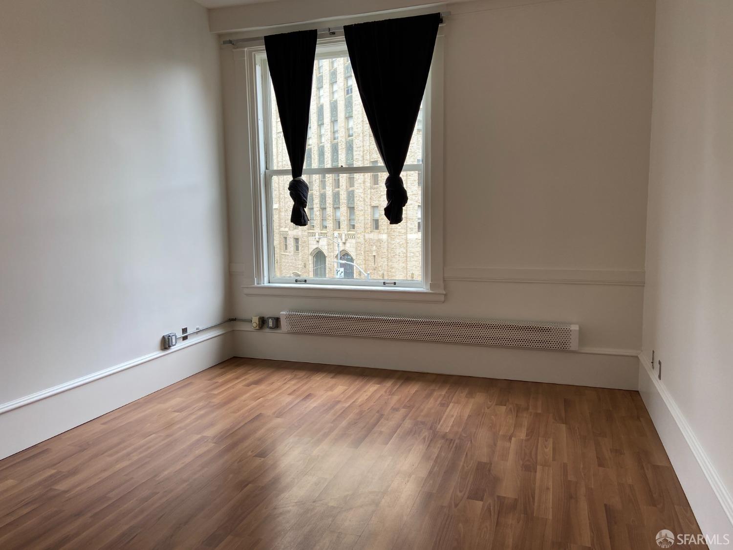 Photo #4: 423744793 Listing 
