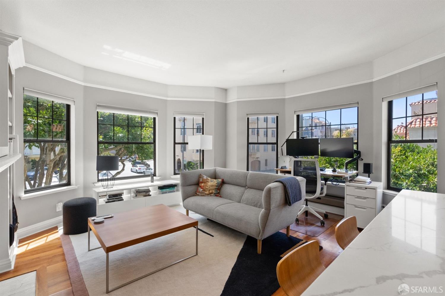Photo #4: 423741585 Listing 