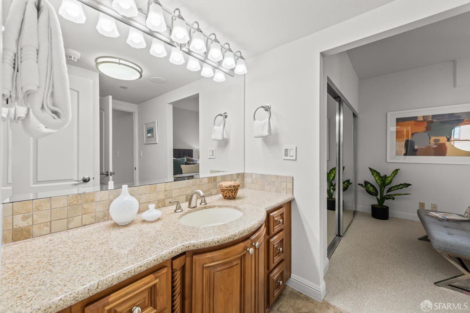 Photo #22: 423900350 Listing 