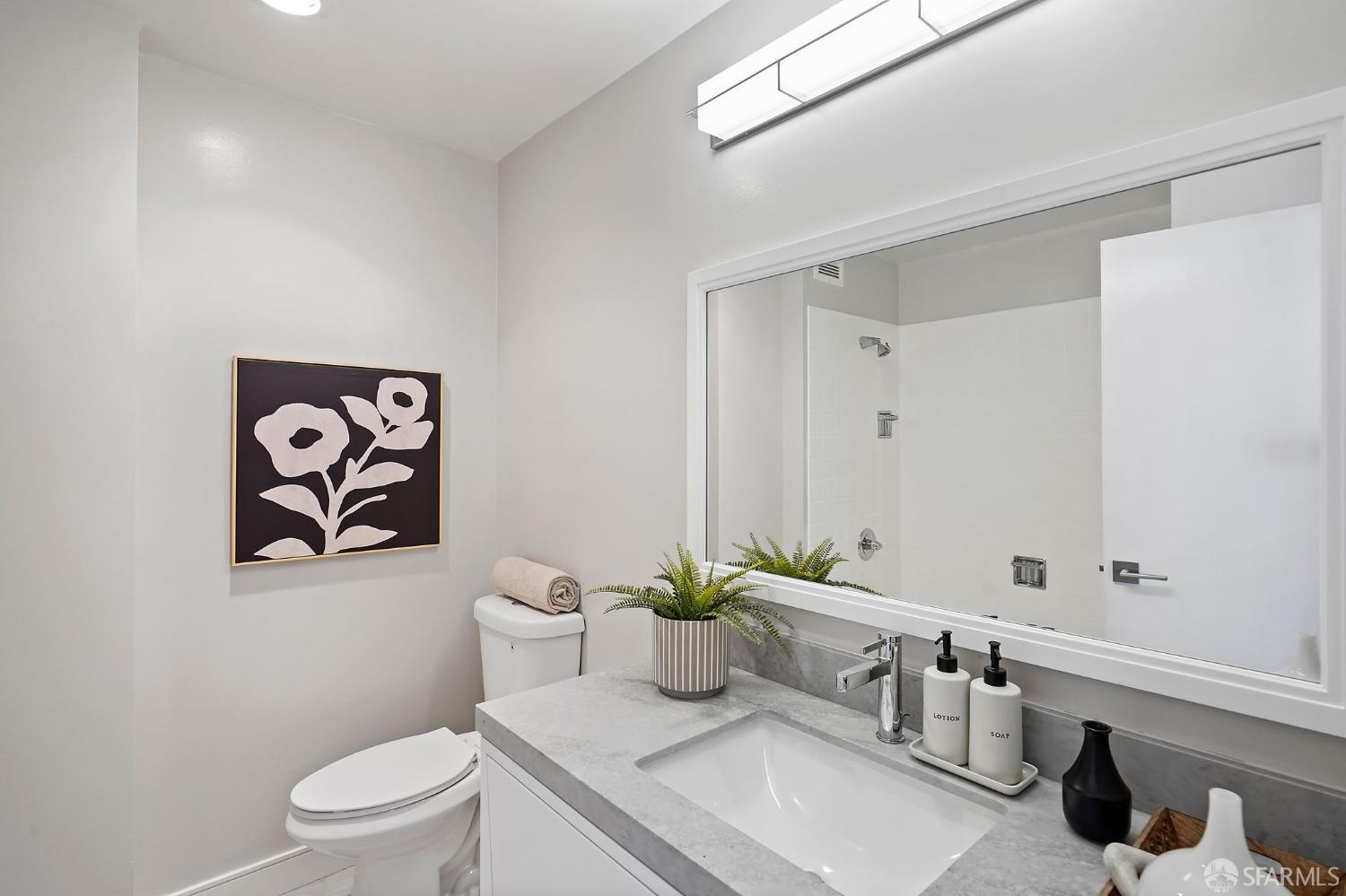 Photo #17: 423755565 Listing 