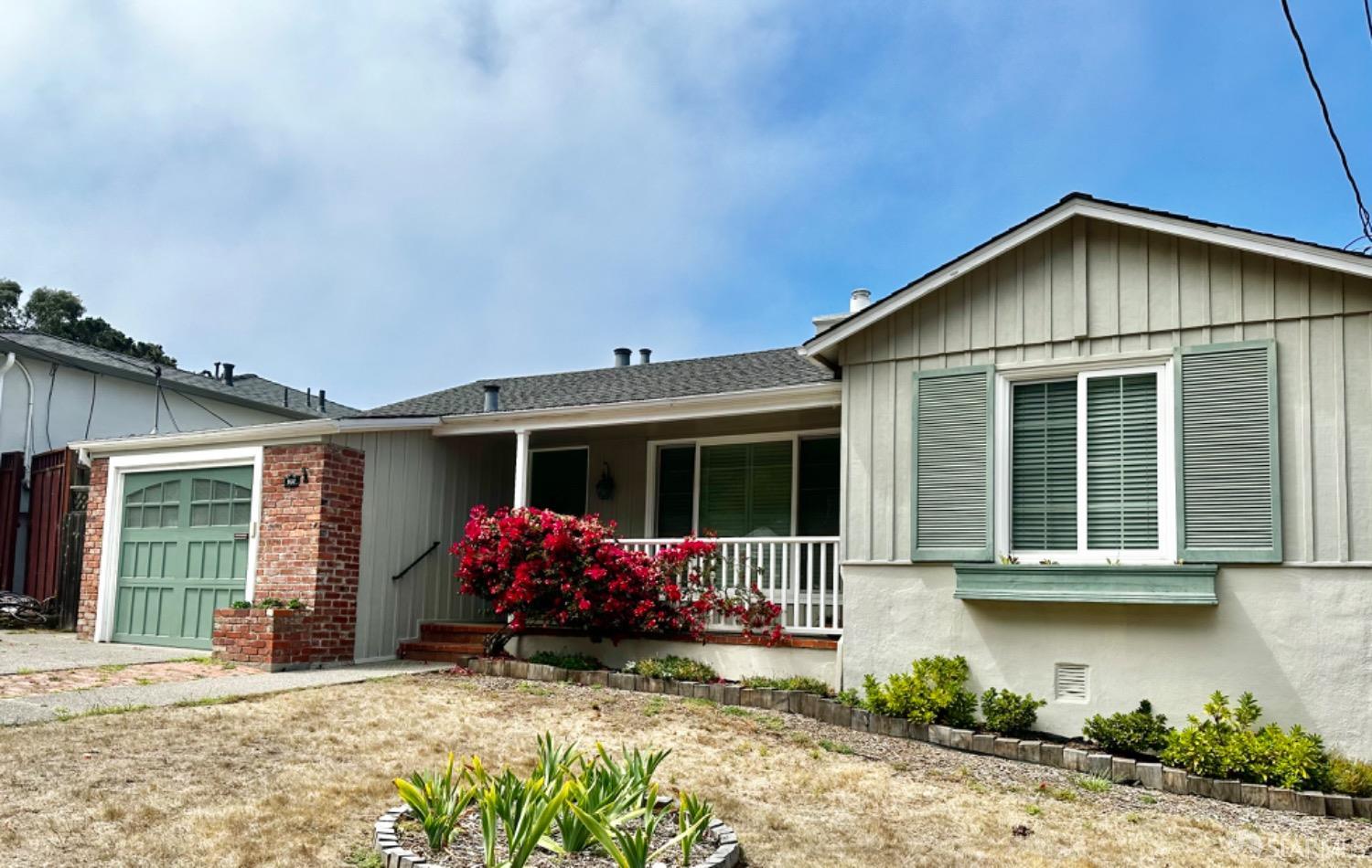 Detail Gallery Image 1 of 1 For 932 Foothill Dr, Daly City,  CA 94015 - 3 Beds | 1 Baths