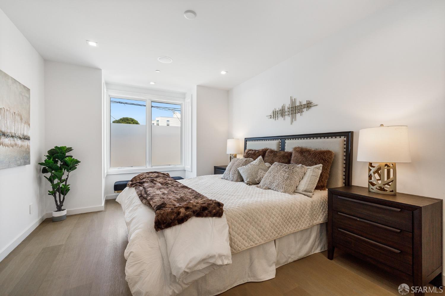 Photo #34: 423900412 Listing 