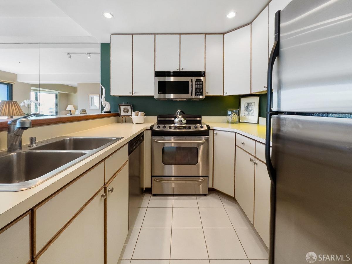 Photo #14: 423900387 Listing 