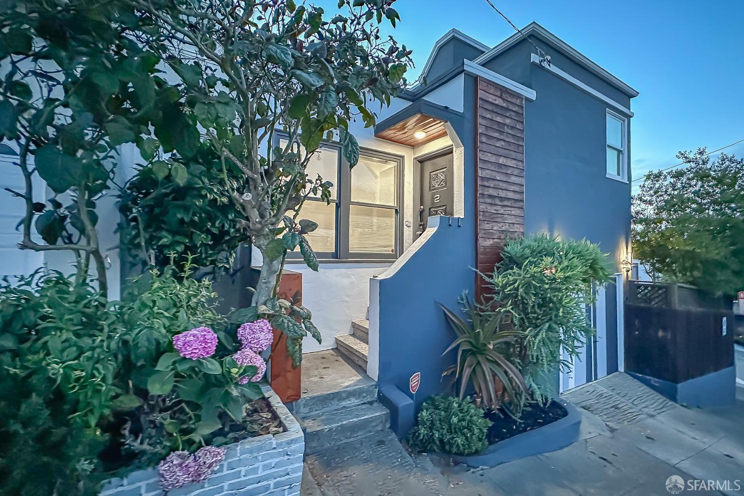 Detail Gallery Image 2 of 46 For 2 Maddux Ave, San Francisco,  CA 94124 - 4 Beds | 3 Baths