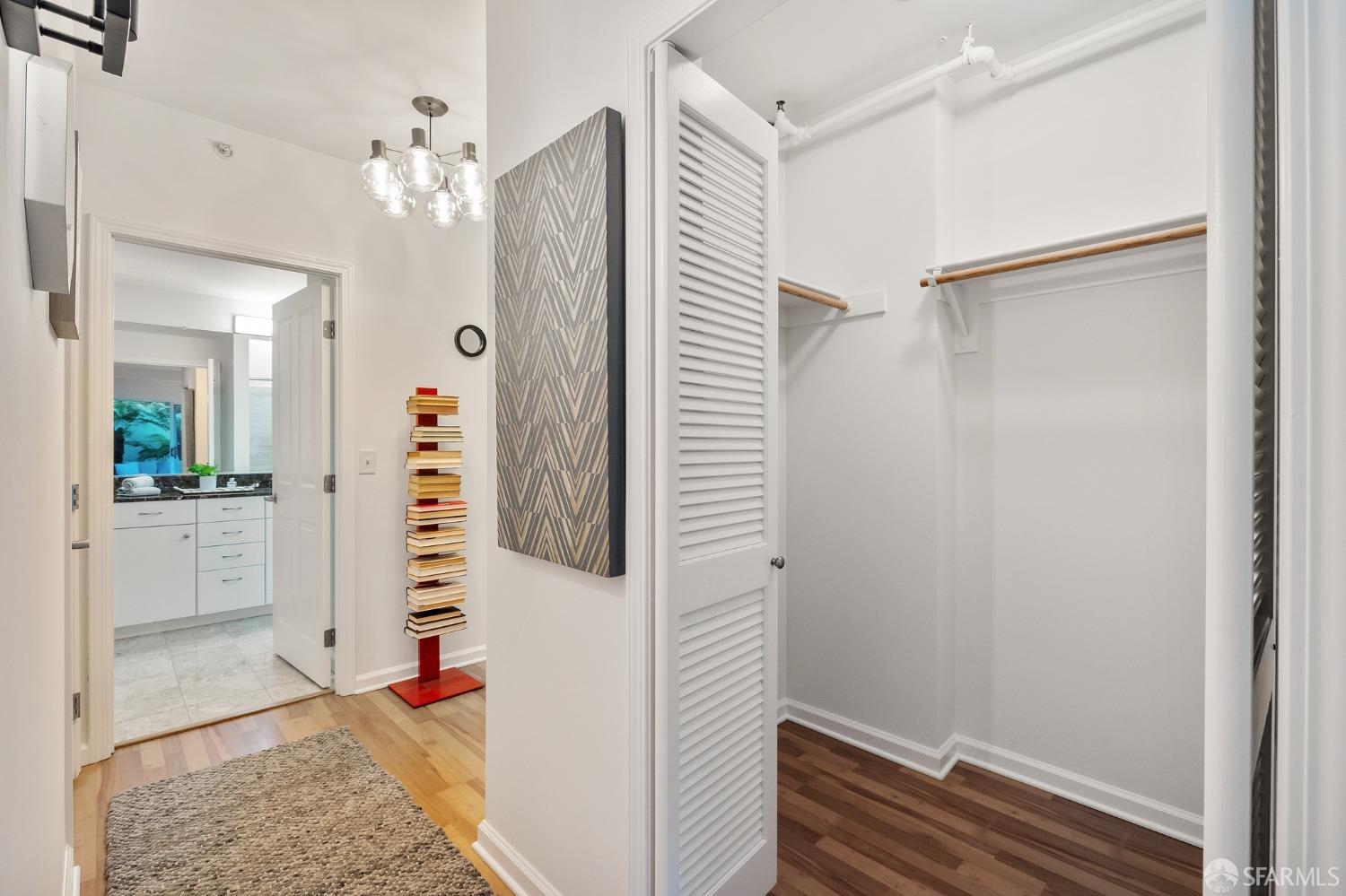 Photo #19: 423747273 Listing 
