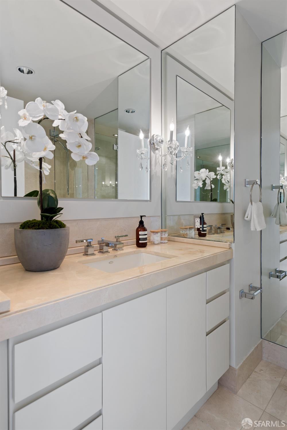Photo #21: 423724128 Listing 