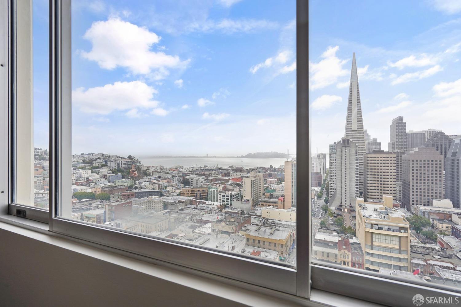 Photo #16: 423755565 Listing 