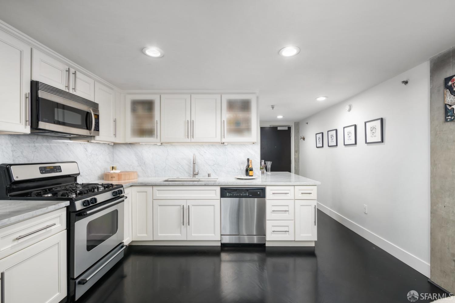 Detail Gallery Image 1 of 1 For 200 Brannan St #214,  San Francisco,  CA 94107 - 1 Beds | 1 Baths