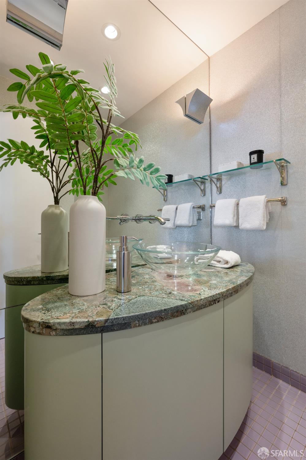 Photo #14: 423753155 Listing 