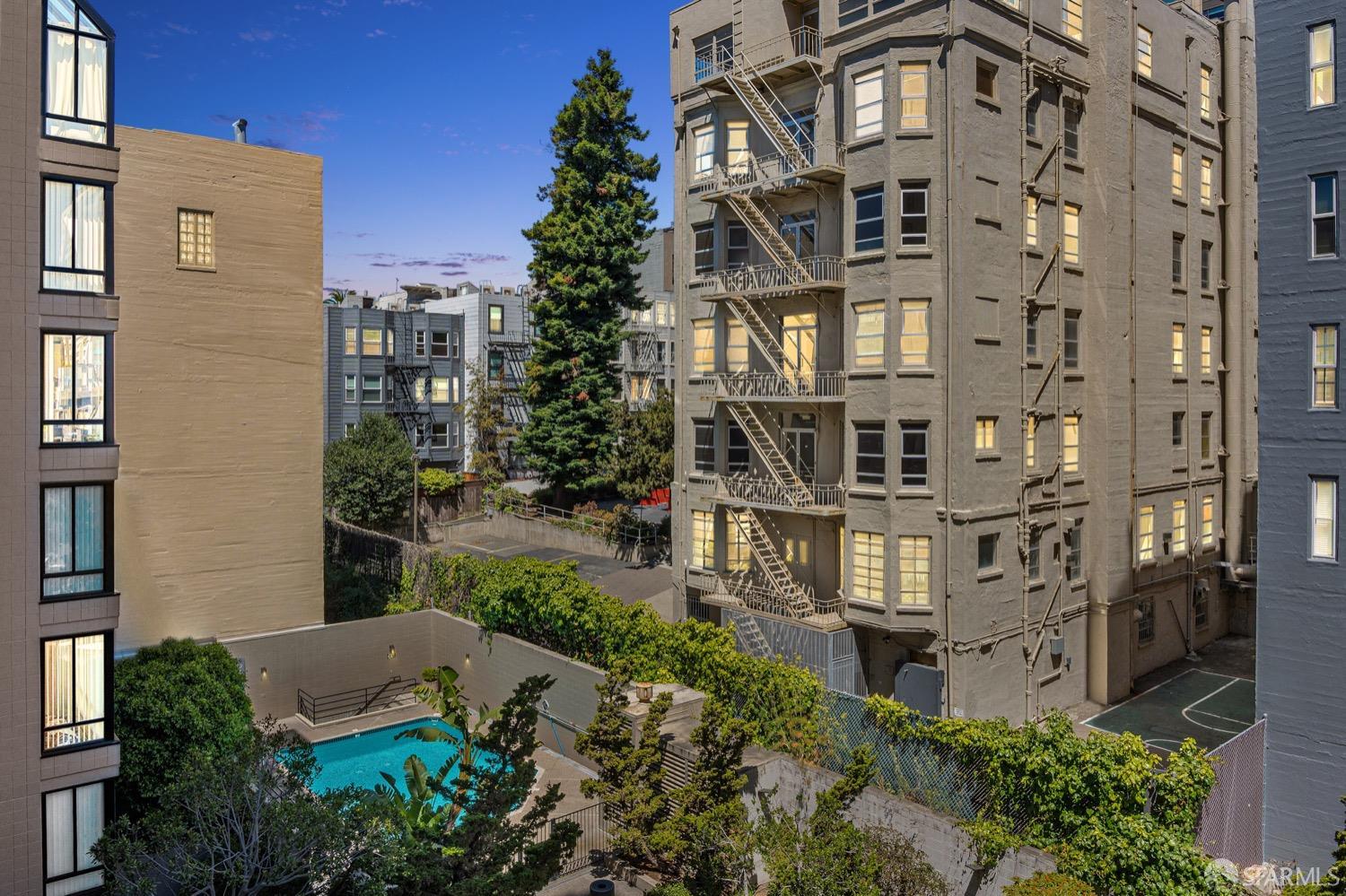 Photo #27: 423757504 Listing 