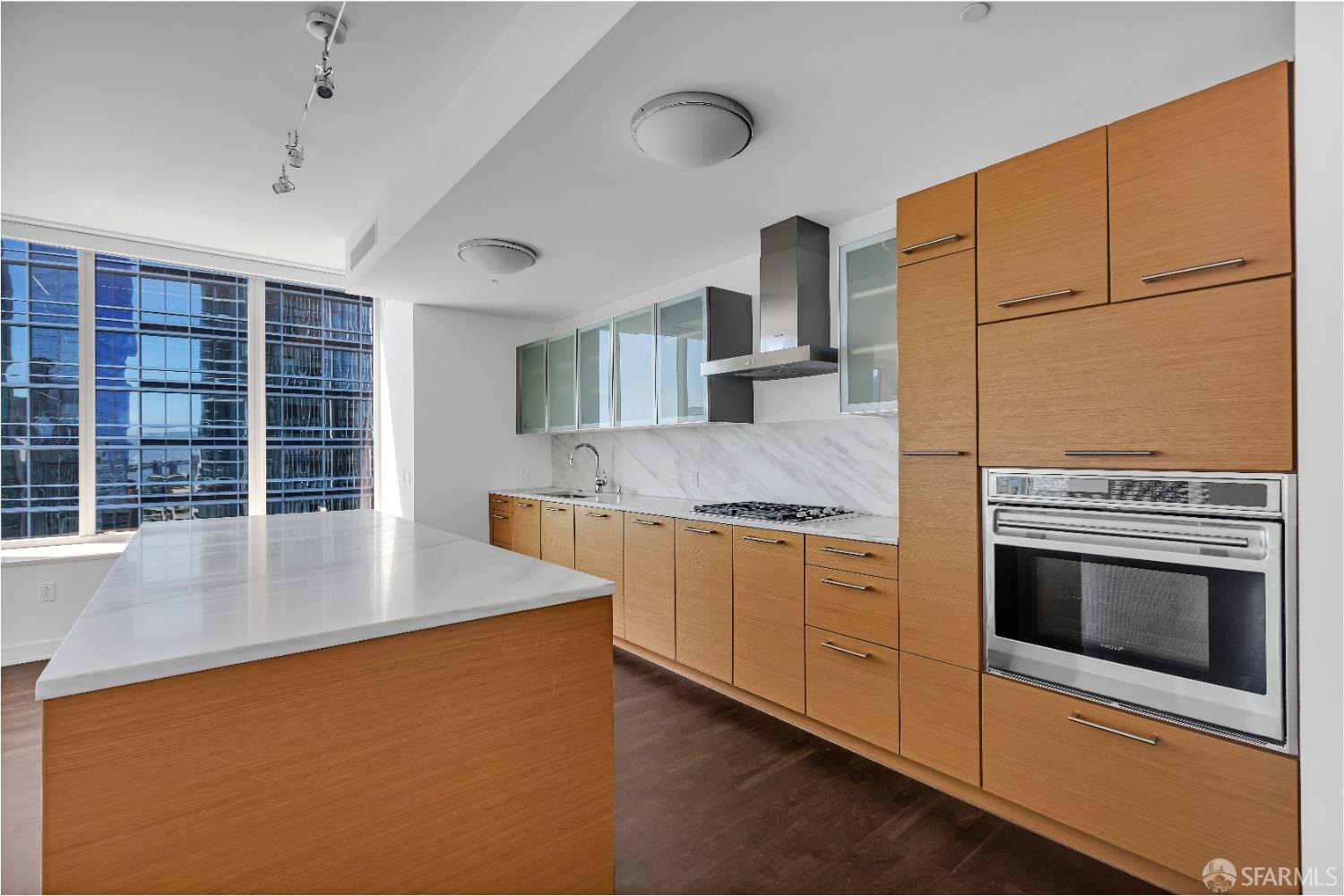 Photo #4: 423723889 Listing 