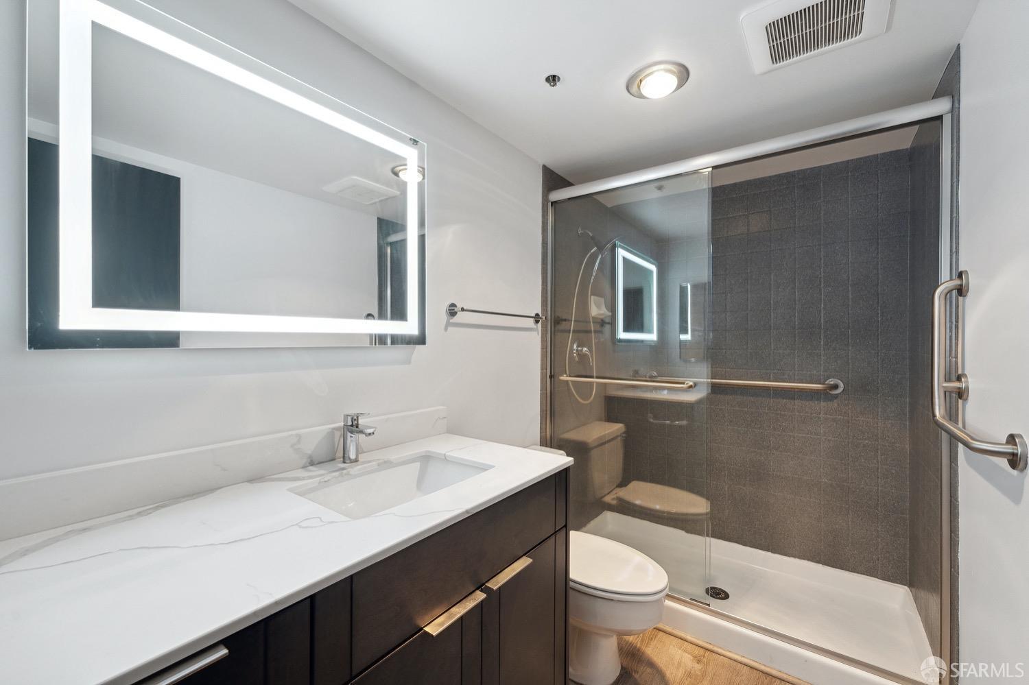 Photo #13: 423757504 Listing 