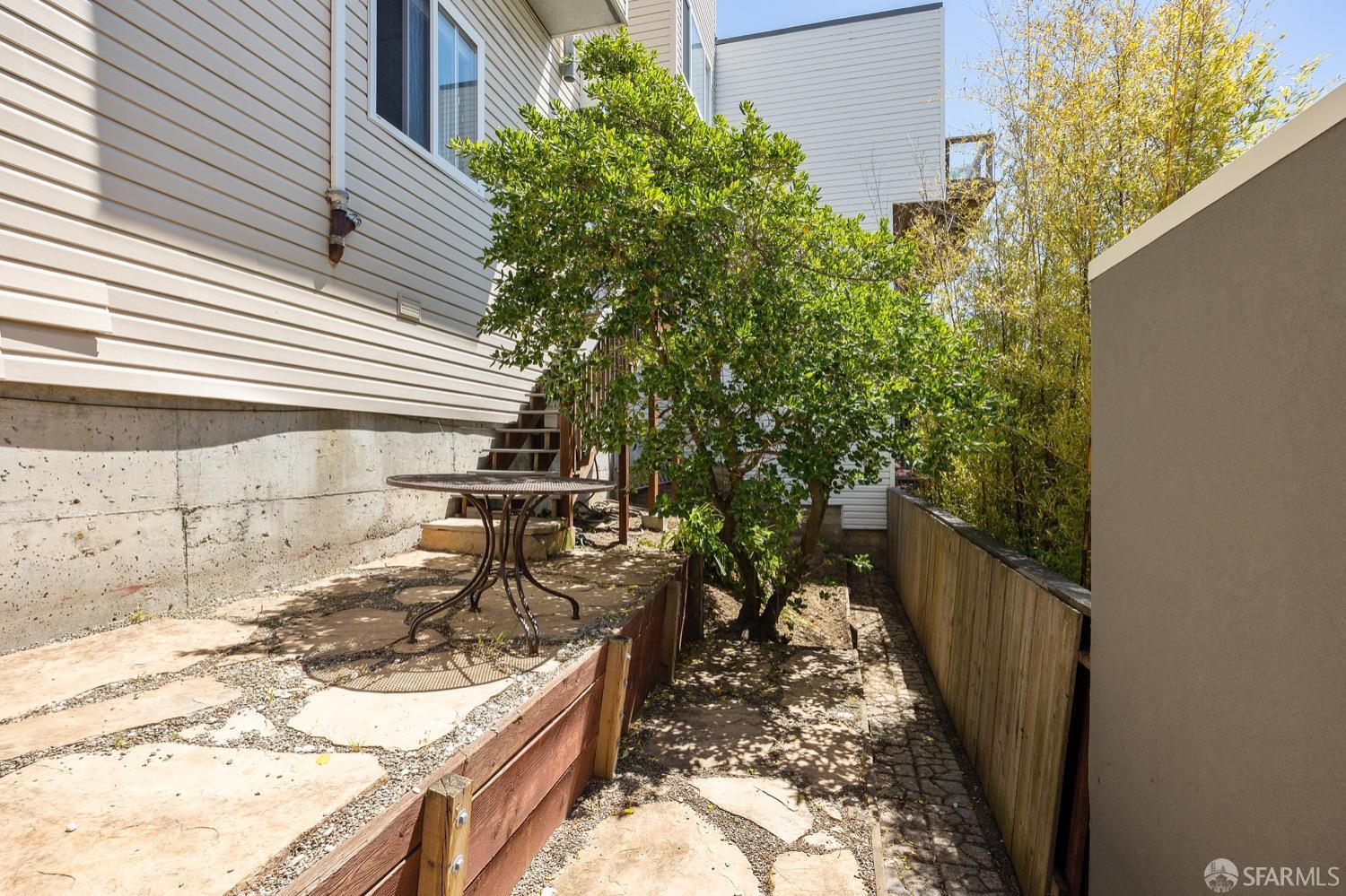 Photo #29: 423743709 Listing 