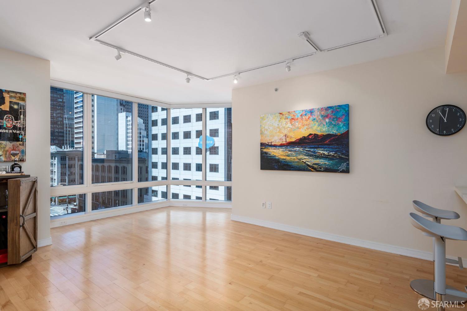 Photo #6: 423755256 Listing 