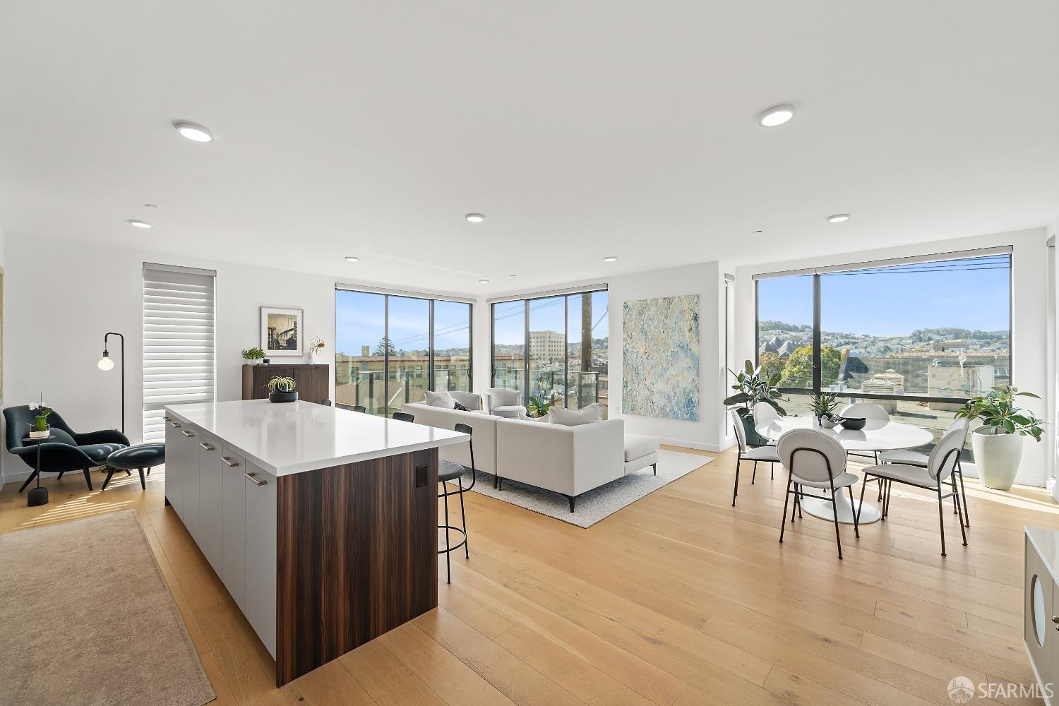 Photo #7: 423734816 Listing 