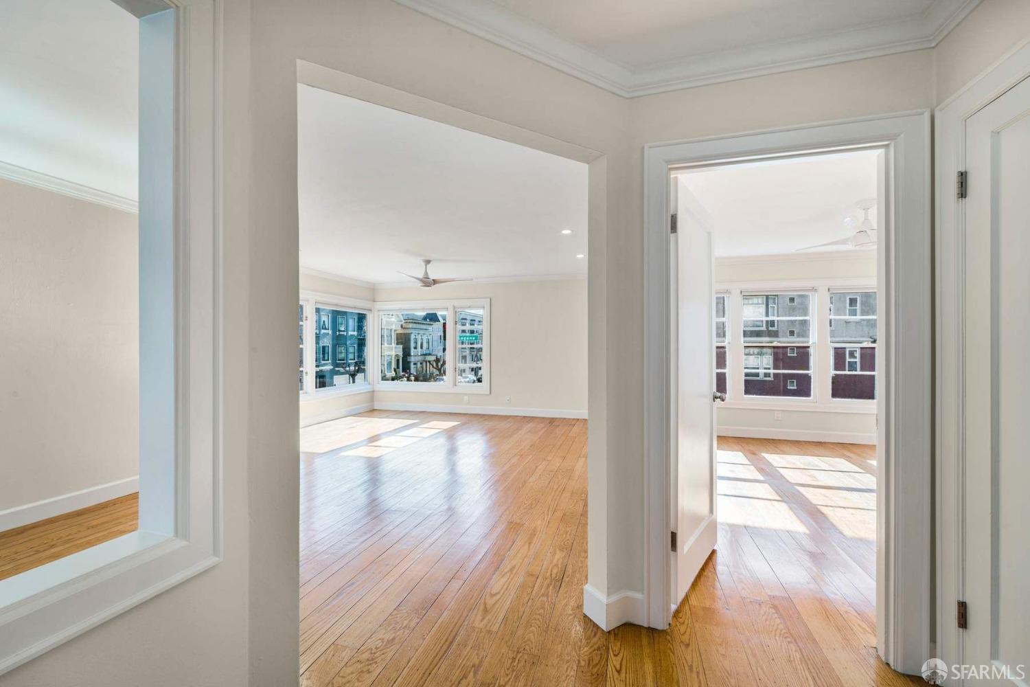 Photo #5: 423902558 Listing 