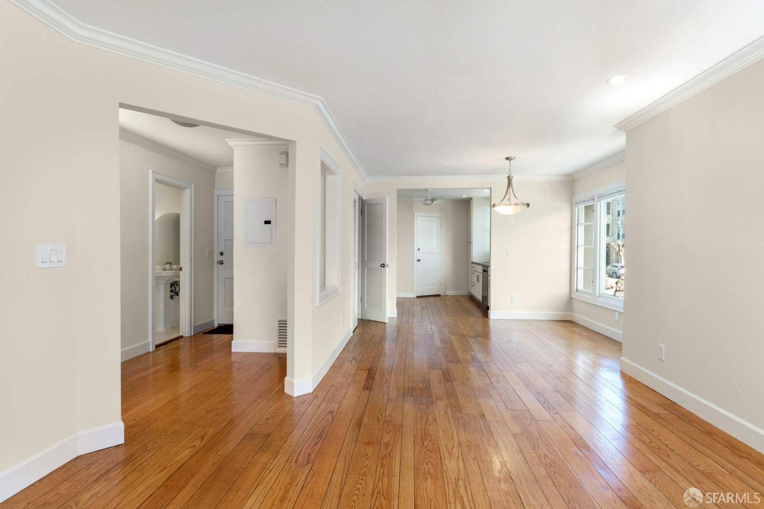 Photo #9: 423902558 Listing 