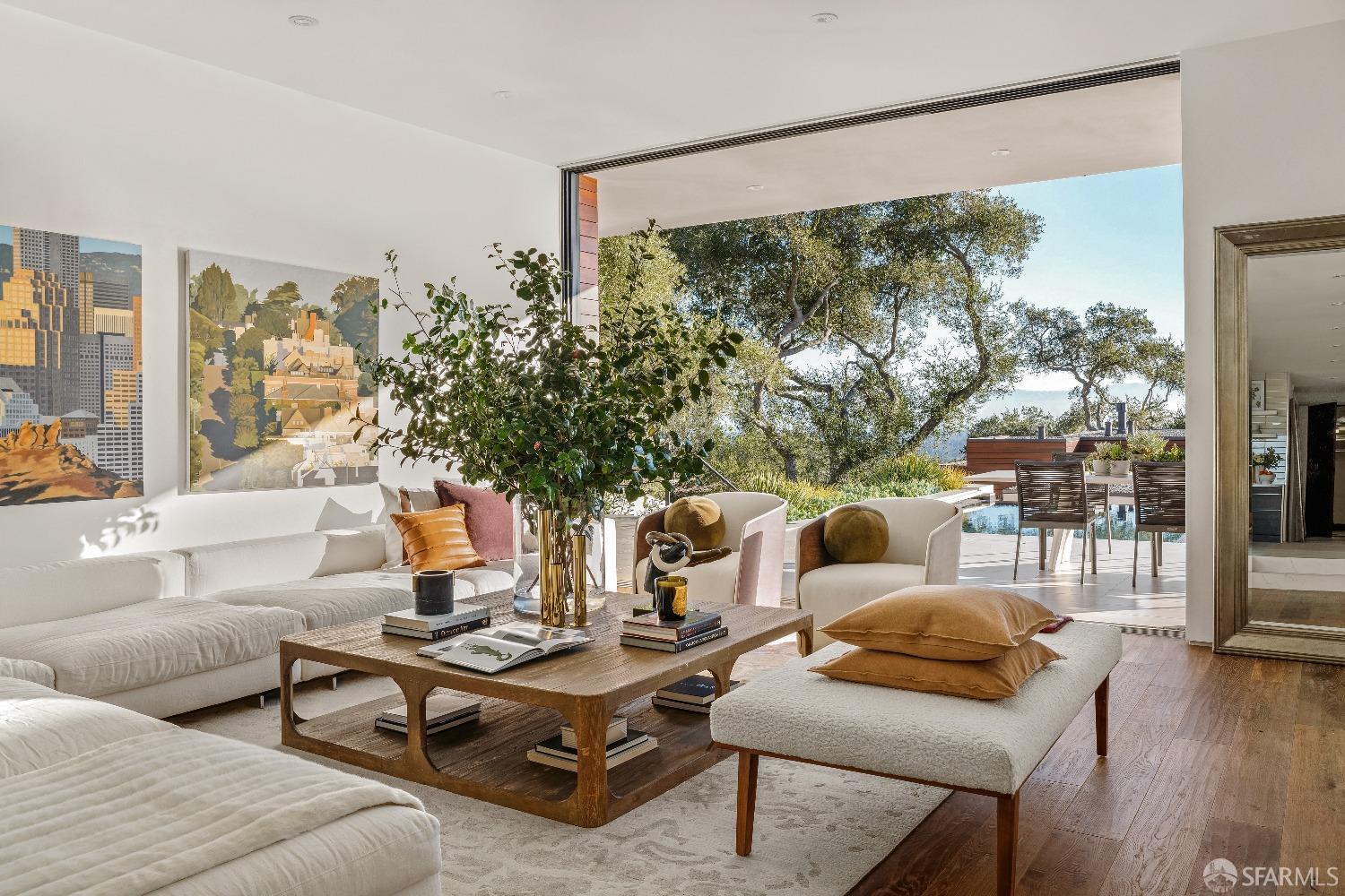 Detail Gallery Image 11 of 13 For 10718 Mora Dr, Los Altos Hills,  CA 94024 - 6 Beds | 11/3 Baths