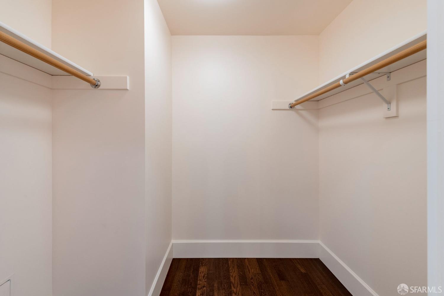 Photo #25: 423904398 Listing 