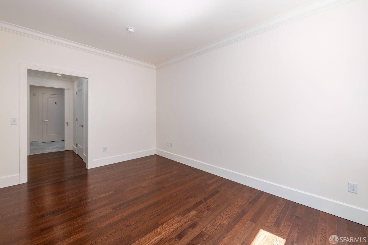 Photo #27: 423904398 Listing 