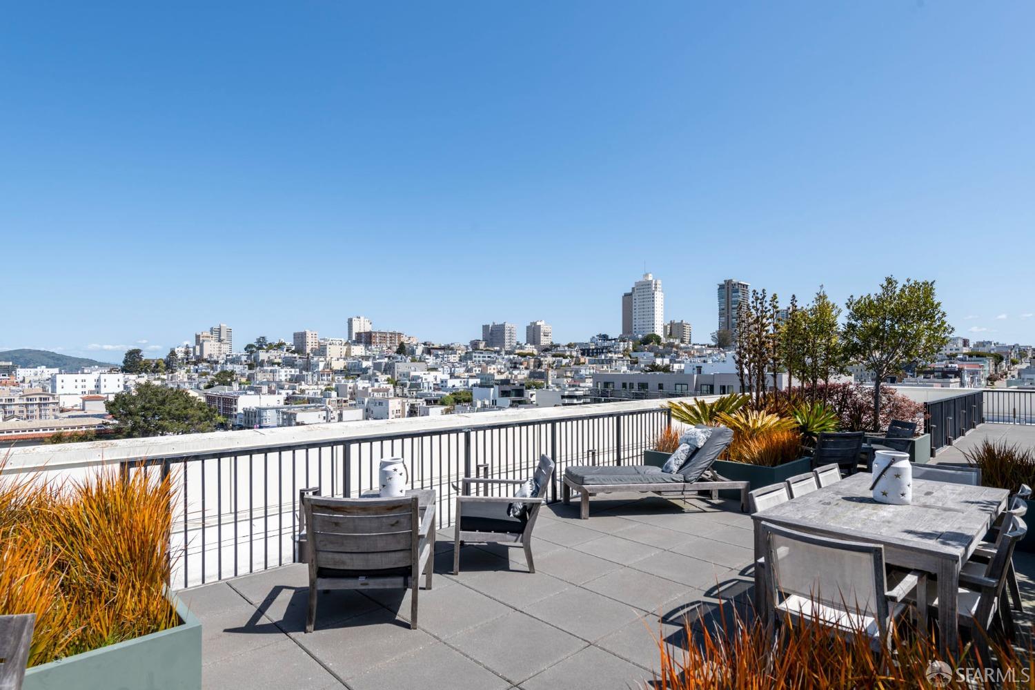 Photo #36: 423904398 Listing 