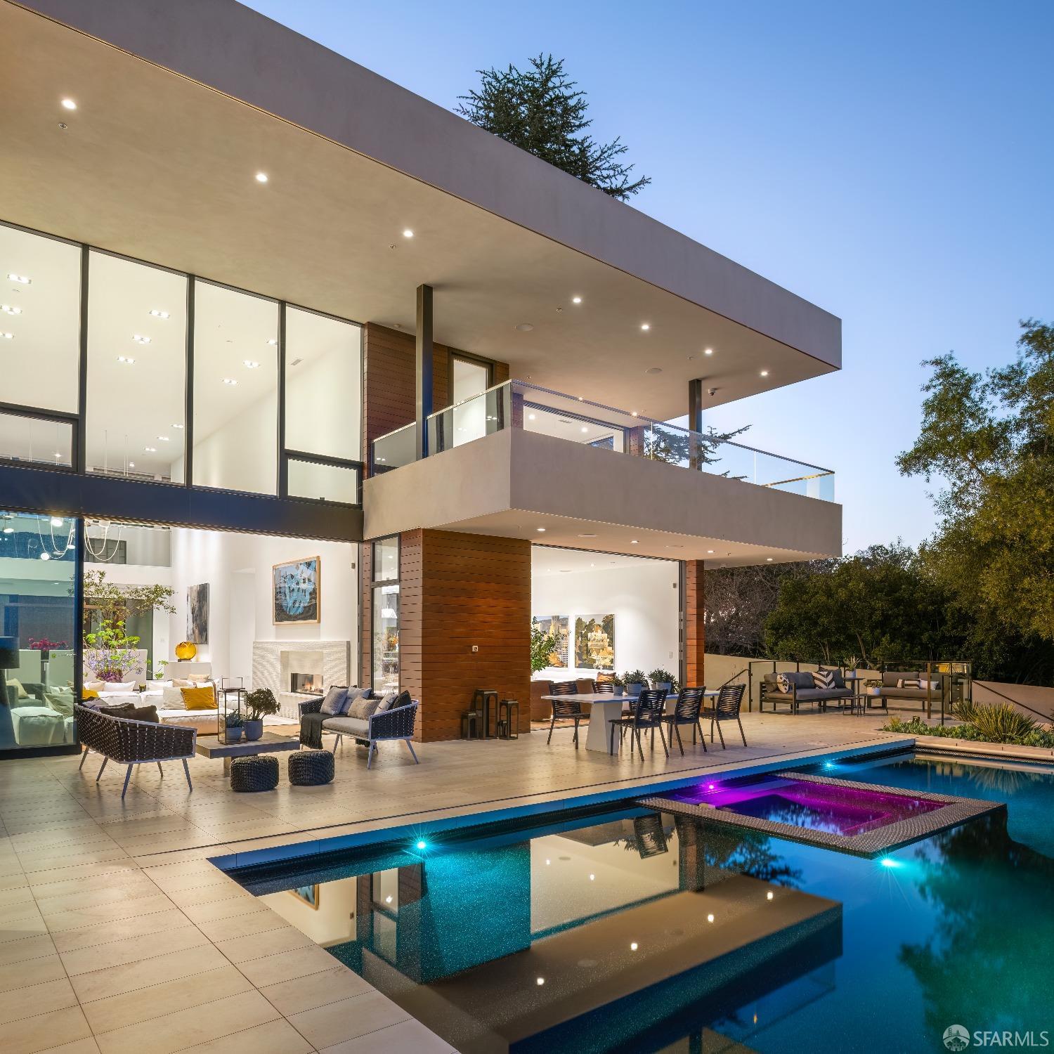Detail Gallery Image 6 of 13 For 10718 Mora Dr, Los Altos Hills,  CA 94024 - 6 Beds | 11/3 Baths