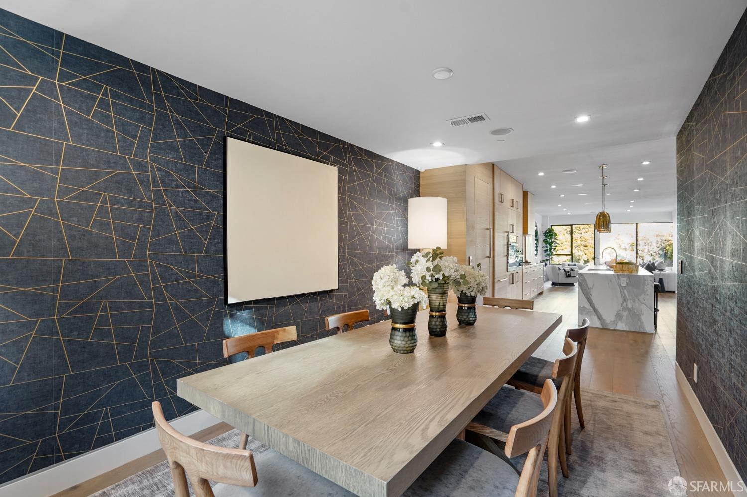 Photo #14: 423904565 Listing 