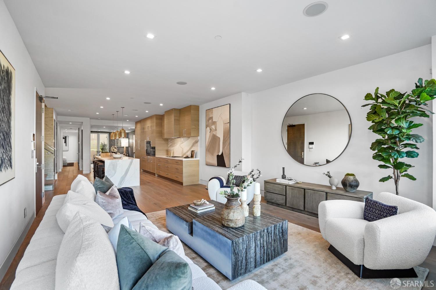 Photo #7: 423904565 Listing 