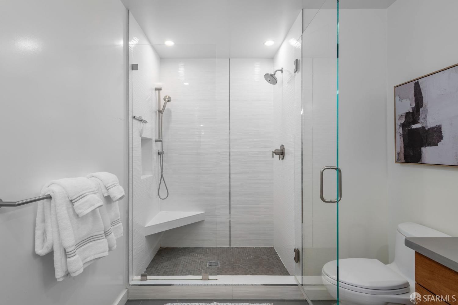 Photo #21: 423758304 Listing 