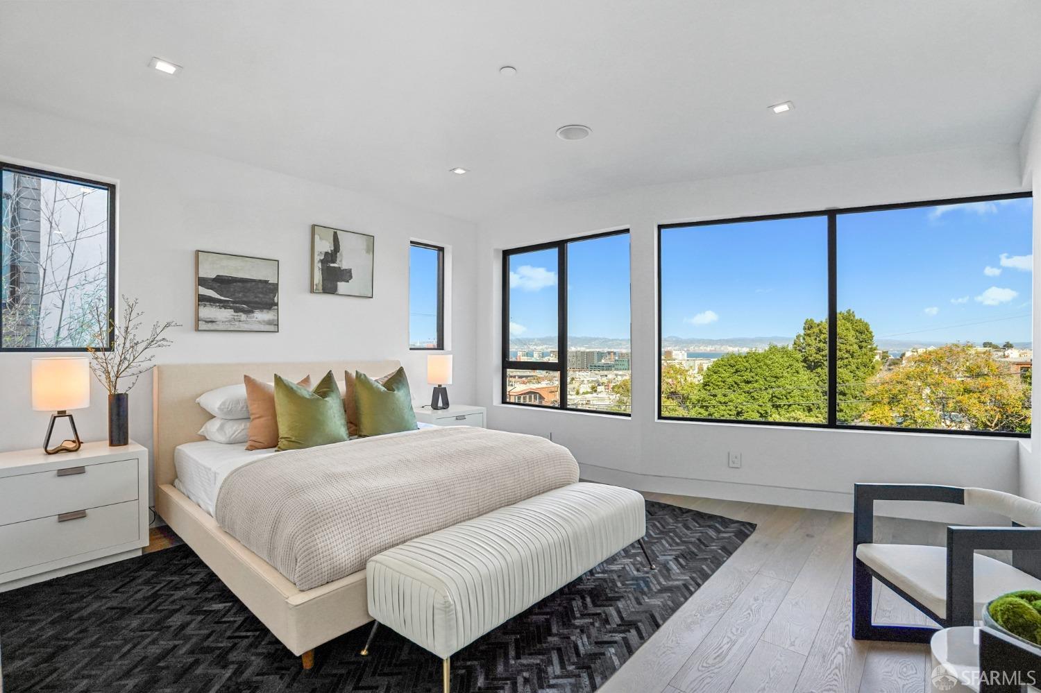 Photo #18: 423904565 Listing 