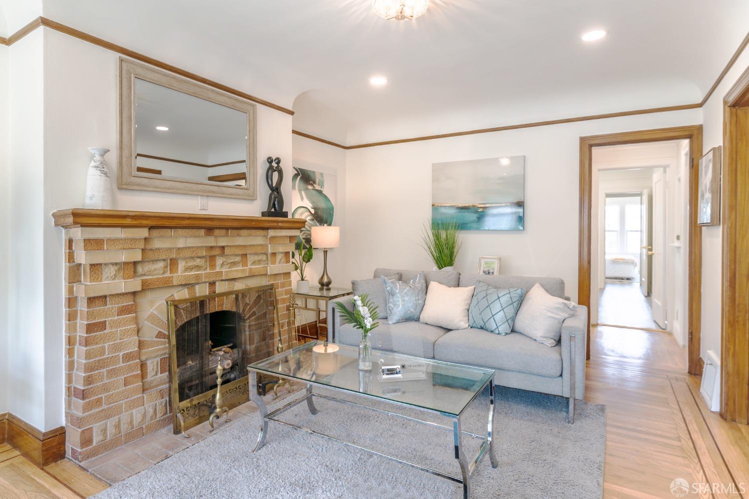 Detail Gallery Image 2 of 38 For 1587 Revere Ave, San Francisco,  CA 94124 - 4 Beds | 2 Baths