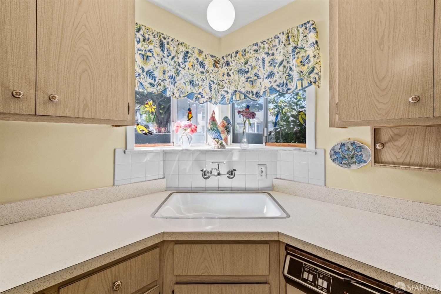 Detail Gallery Image 11 of 55 For 296 Elm Ave, San Bruno,  CA 94066 - 3 Beds | 2 Baths
