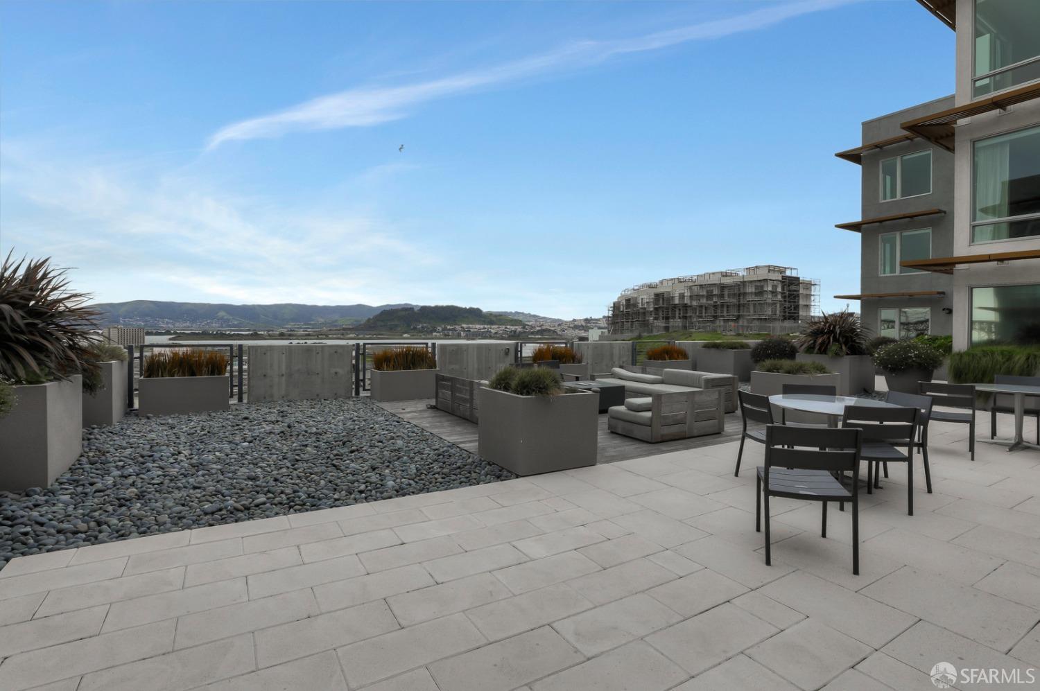 Detail Gallery Image 24 of 34 For 51 Innes Ct #207,  San Francisco,  CA 94124 - 1 Beds | 1 Baths
