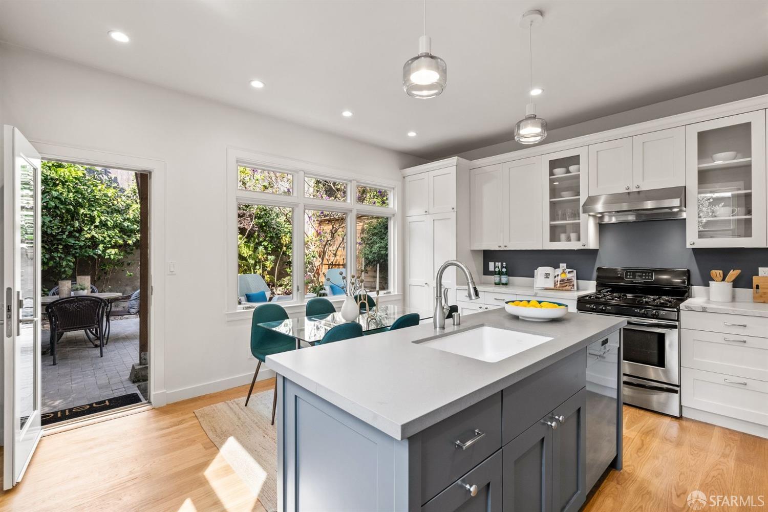 Photo #3: 423904629 Listing 