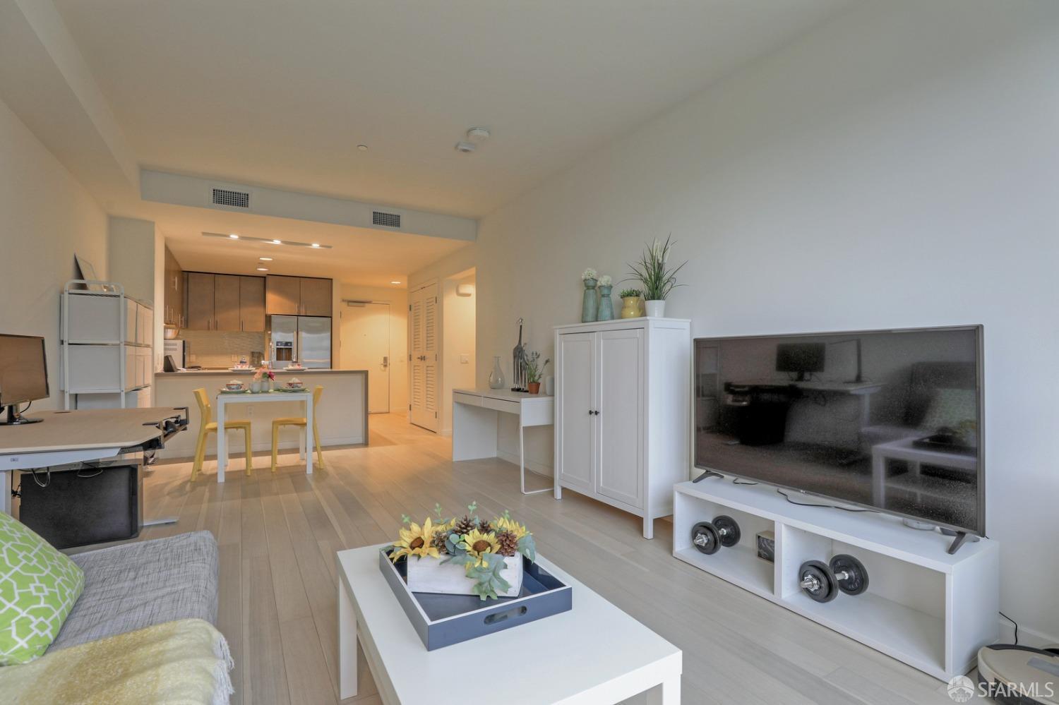 Detail Gallery Image 5 of 34 For 51 Innes Ct #207,  San Francisco,  CA 94124 - 1 Beds | 1 Baths