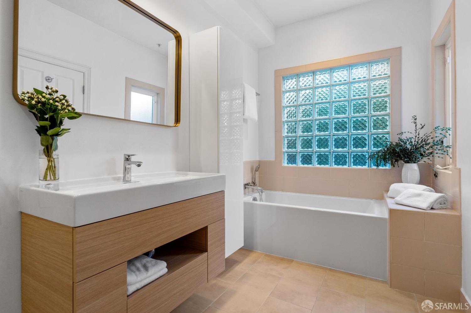 Photo #15: 423758583 Listing 
